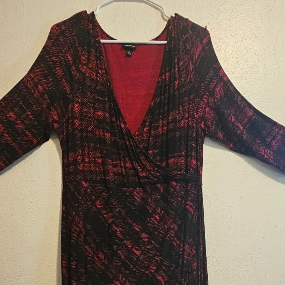 Torrid Faux Wrap Midi V-Neck Dress Red Black Plus Size 1X